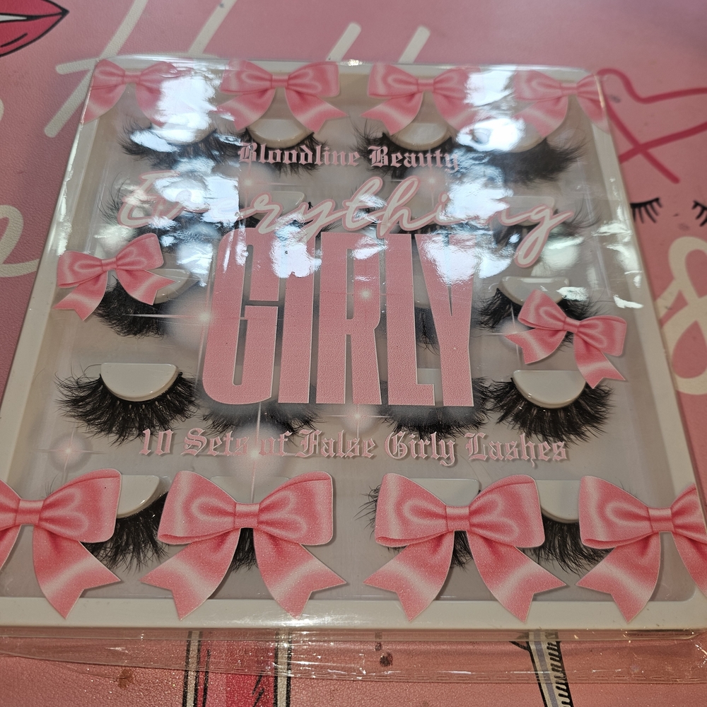 Everything Girly 10-Set False Lashes - Pink Packaging